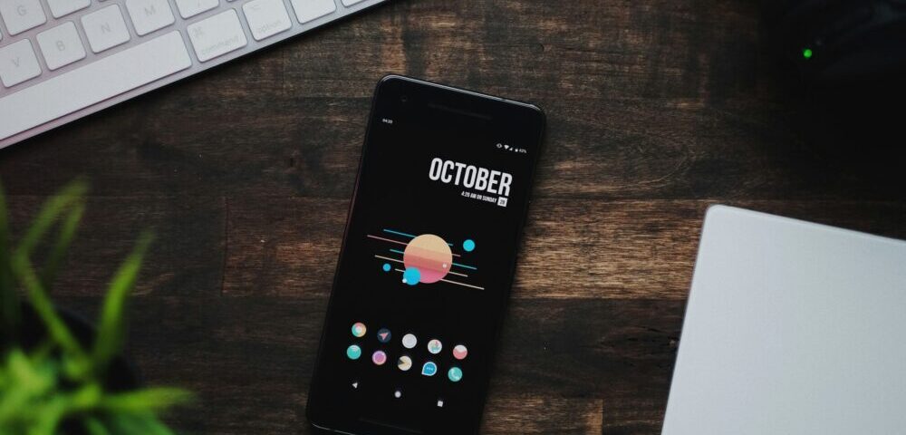 How to design a website for a mobile app in 2026?