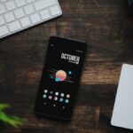 How to design a website for a mobile app in 2026?