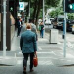 What is the average salary of an SEO specialist in Melbourne?